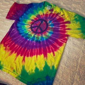 Tie dye tshirt - Peace Love & Social Work
